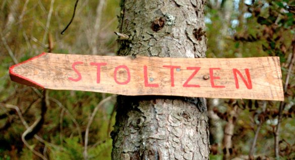 STOLTZEN: Har aldri gått opp Stoltzekleiven, men av skiltet å bedømme, ser det ganske flatt ut til venstre. Kilde: BA.